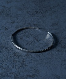 オープンバングル」に該当するレディースのアクセサリーファッション