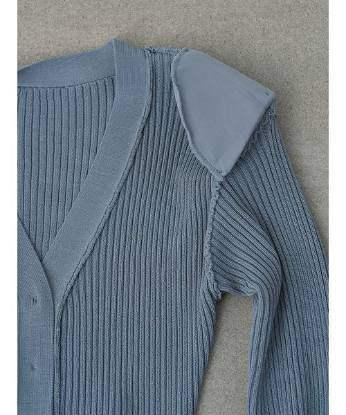 Henon.(ヘノン)の「ショルダーパッドVネックカーディガン(カーディガン/ボレロ・レディース・ピンク/ブラック/ブラウン/ブルー/レッド・F)」の20枚目の写真