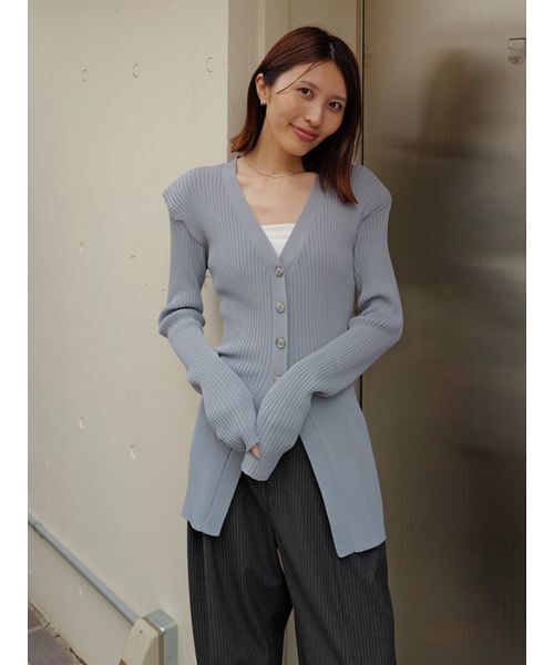 Henon.(ヘノン)の「ショルダーパッドVネックカーディガン(カーディガン/ボレロ・レディース・ピンク/ブラック/ブラウン/ブルー/レッド・F)」の11枚目の写真