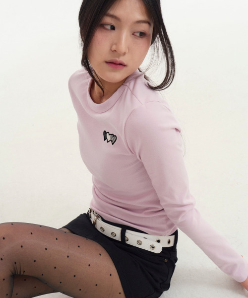 ROGIN N ROSIE（ロギンエンロージー）の「Heart Wappen Basic Long Sleeve Pink（Tシャツ/カットソー・レディース・その他・FREE）」の2枚目の写真