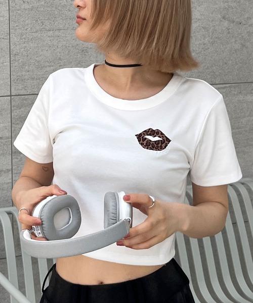 SPIRALGIRL(スパイラルガール)の「【SPIRAL LIP】マイクロミニTシャツ(Tシャツ/カットソー・レディース・ホワイト/ブラック/イエロー・FREE)」の1枚目の写真