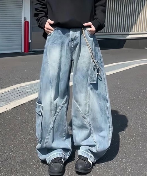 SHERU(シェル)の「【2 タイプ展開】立体切り替えステッチ 多ポケットカーゴワイドデニム ユニセックスストリートバギーパンツ(デニムパンツ・メンズ・ブルー系その他/ブルー・LARGE/MEDIUM/SMALL)」の3枚目の写真