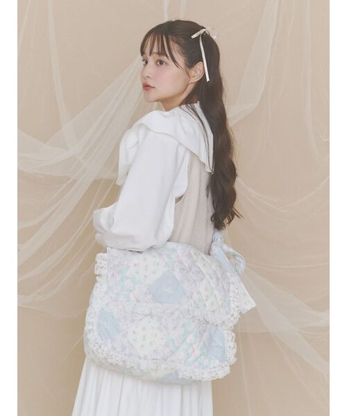 merry jenny（メリージェニー）の「Garden Quilt Bag（ショルダーバッグ・レディース・オフホワイト/アイボリー・FREE）」の4枚目の写真
