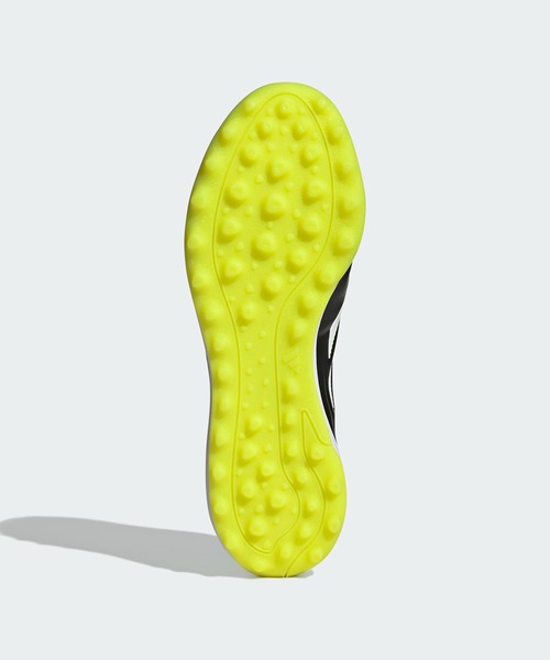 adidas(アディダス)の「コパ ピュア 3 Pro TF / ターフ用 (トレーニングシューズ)/ Copa Pure 3 Pro Turf Boots / アディダス adidas(スニーカー・メンズ・ブラック・24.5cm/25.0cm/25.5cm/26.0cm/26.5cm/27.0cm/27.5cm/28.0cm/28.5cm)」の2枚目の写真