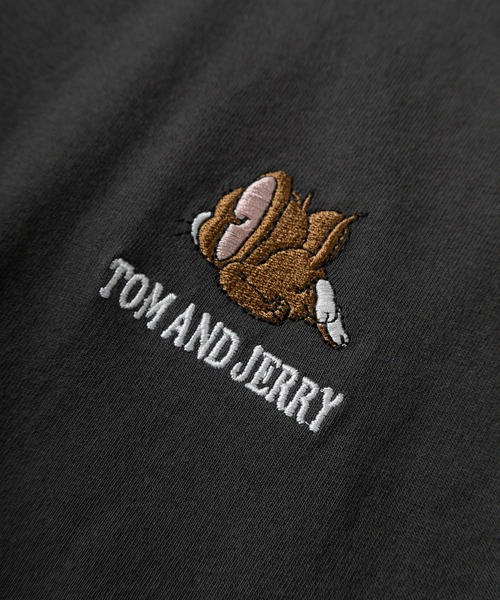 Tom&Jerry(トムアンドジェリー)の「【71】【TOM&JERRY/トムとジェリー】クルーネック ロングスリーブ Tシャツ/袖プリント&刺繍/ヴィンテージ風/ユニセックス/レディース/メンズ(Tシャツ/カットソー・レディース・ベージュ/ブラック/ブラック系/アイボリー・M/L/XL)」の10枚目の写真