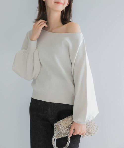 URBAN RESEARCH ROSSO WOMEN(アーバンリサーチ ロッソ)の「『一部WEB限定カラー』2WAYオフショルスウェットニット(ニット/セーター・レディース・ホワイト系その他/ネイビー・FREE)」の6枚目の写真