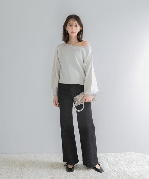URBAN RESEARCH ROSSO WOMEN(アーバンリサーチ ロッソ)の「『一部WEB限定カラー』2WAYオフショルスウェットニット(ニット/セーター・レディース・ホワイト系その他/ネイビー・FREE)」の9枚目の写真
