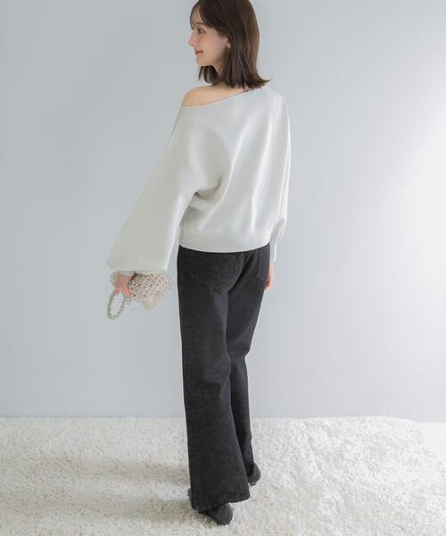 URBAN RESEARCH ROSSO WOMEN(アーバンリサーチ ロッソ)の「『一部WEB限定カラー』2WAYオフショルスウェットニット(ニット/セーター・レディース・ホワイト系その他/ネイビー・FREE)」の10枚目の写真