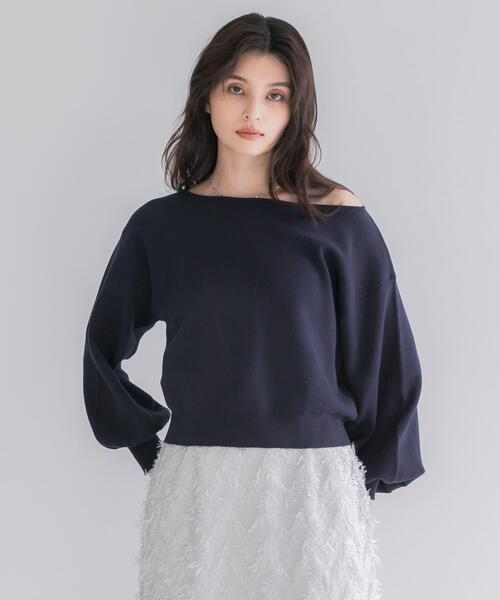 URBAN RESEARCH ROSSO WOMEN(アーバンリサーチ ロッソ)の「『一部WEB限定カラー』2WAYオフショルスウェットニット(ニット/セーター・レディース・ホワイト系その他/ネイビー・FREE)」の17枚目の写真