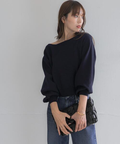 URBAN RESEARCH ROSSO WOMEN(アーバンリサーチ ロッソ)の「『一部WEB限定カラー』2WAYオフショルスウェットニット(ニット/セーター・レディース・ホワイト系その他/ネイビー・FREE)」の21枚目の写真