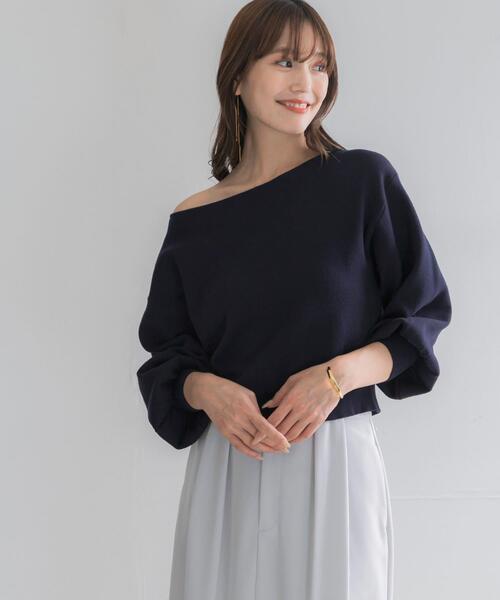 URBAN RESEARCH ROSSO WOMEN(アーバンリサーチ ロッソ)の「『一部WEB限定カラー』2WAYオフショルスウェットニット(ニット/セーター・レディース・ホワイト系その他/ネイビー・FREE)」の22枚目の写真
