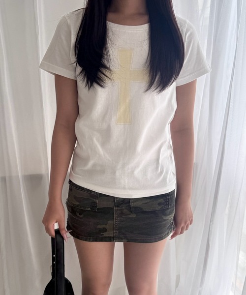 fiere(フィエール)の「クロスプリント半袖Tシャツ(Tシャツ/カットソー・レディース・ホワイト・WM)」の3枚目の写真