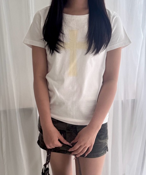 fiere(フィエール)の「クロスプリント半袖Tシャツ(Tシャツ/カットソー・レディース・ホワイト・WM)」の5枚目の写真