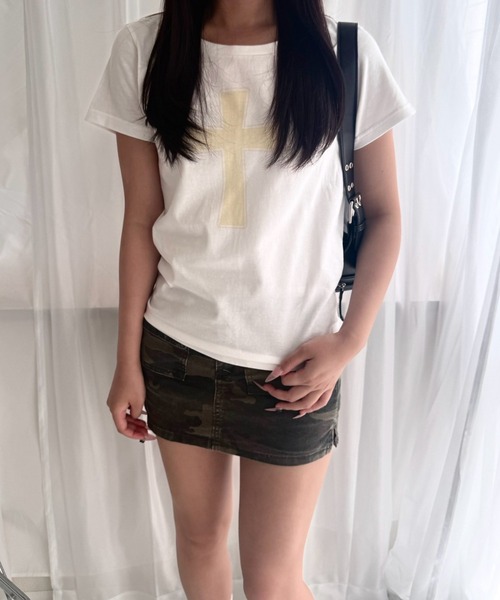 fiere(フィエール)の「クロスプリント半袖Tシャツ(Tシャツ/カットソー・レディース・ホワイト・WM)」の6枚目の写真