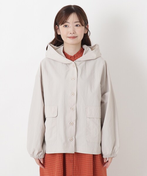 one'sterrace(ワンズテラス)の「撥水ナイロン ワッシャーフード アウター(ブルゾン・レディース・ブラック系8/ベージュ系その他7/オリーブ系3・02)」の4枚目の写真