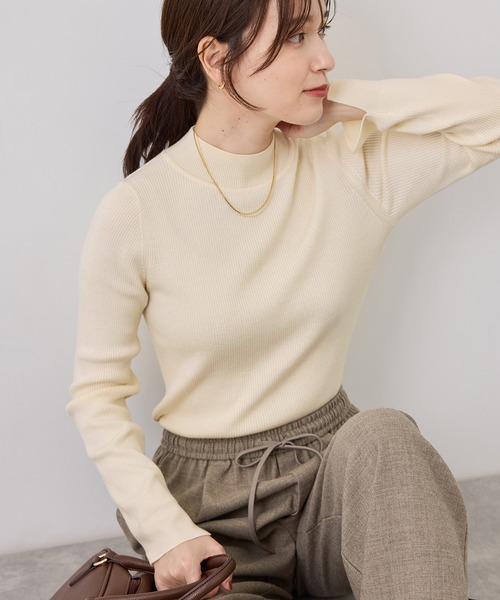 ROPE' PICNIC(ロペピクニック)の「アンチピリングプチハイネックニット(ニット/セーター・レディース・グレー/マスタード/ブラック/キナリ・FREE)」の2枚目の写真