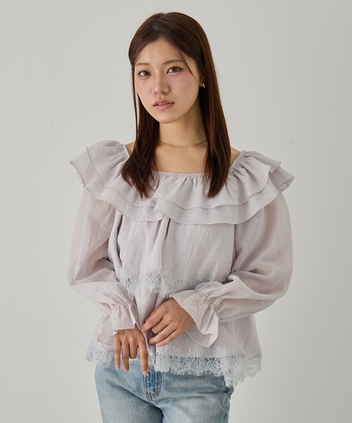 MAGASIN DE MODE Chou Chou（マガジンデモードシュシュ）の「【MAGASIN DE MODE Chou Chou】2way オフショルダーフリルブラウス SNF（シャツ/ブラウス・レディース・グレー/ブラック/ホワイト・FREE）」の3枚目の写真