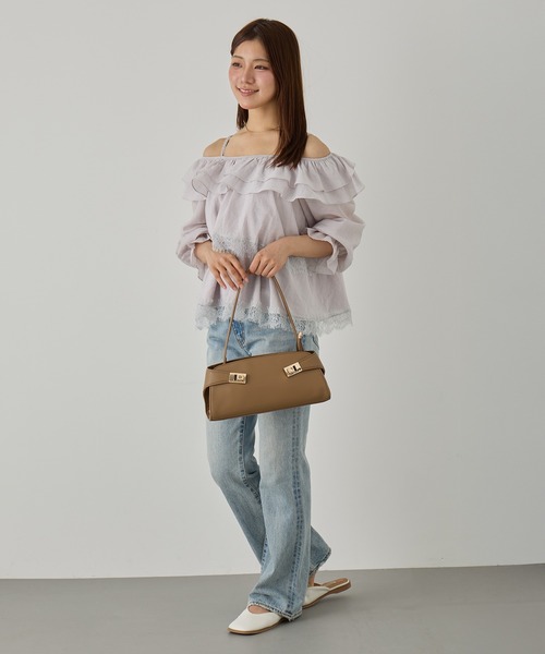 MAGASIN DE MODE Chou Chou（マガジンデモードシュシュ）の「【MAGASIN DE MODE Chou Chou】2way オフショルダーフリルブラウス SNF（シャツ/ブラウス・レディース・グレー/ブラック/ホワイト・FREE）」の6枚目の写真