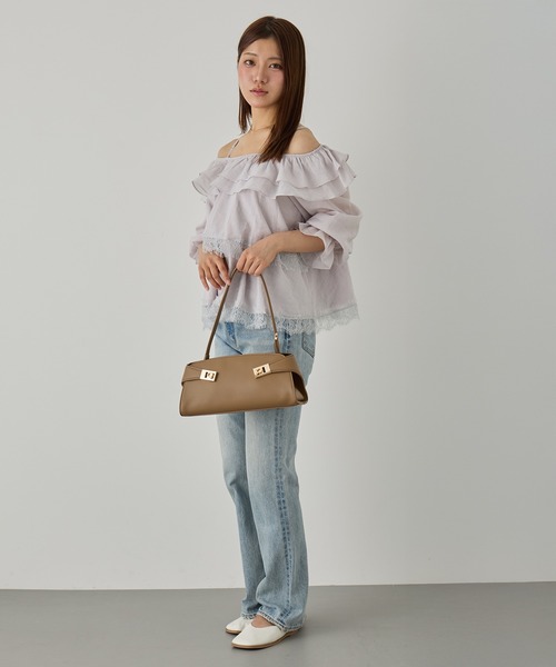 MAGASIN DE MODE Chou Chou（マガジンデモードシュシュ）の「【MAGASIN DE MODE Chou Chou】2way オフショルダーフリルブラウス SNF（シャツ/ブラウス・レディース・グレー/ブラック/ホワイト・FREE）」の9枚目の写真