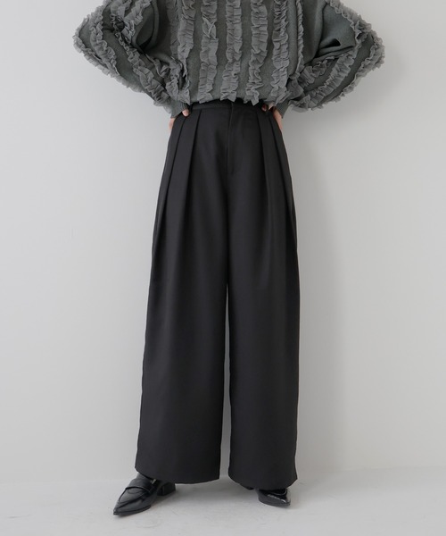 AMUU. PRECIEUSE(アムープレシューズ)の「【4サイズ展開】ツータックワイドスラックスパンツ(スラックス・レディース・グレー/ブラック/ブラウン・S/M/TM/PS)」の1枚目の写真