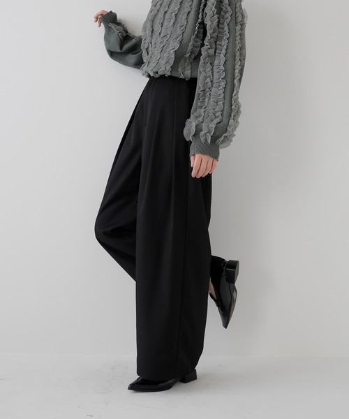 AMUU. PRECIEUSE(アムープレシューズ)の「【4サイズ展開】ツータックワイドスラックスパンツ(スラックス・レディース・グレー/ブラック/ブラウン・S/M/TM/PS)」の5枚目の写真