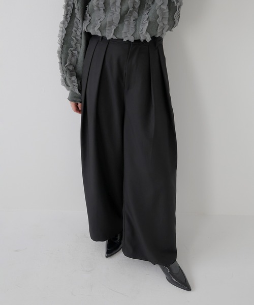 AMUU. PRECIEUSE(アムープレシューズ)の「【4サイズ展開】ツータックワイドスラックスパンツ(スラックス・レディース・グレー/ブラック/ブラウン・S/M/TM/PS)」の6枚目の写真