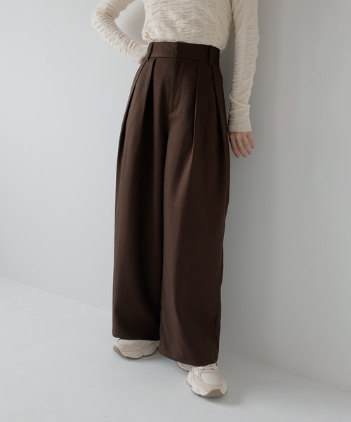 AMUU. PRECIEUSE(アムープレシューズ)の「【4サイズ展開】ツータックワイドスラックスパンツ(スラックス・レディース・グレー/ブラック/ブラウン・S/M/TM/PS)」の15枚目の写真