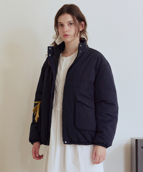 AFTERHOURS（アフターアワーズ）の「REVERSIBLE PADDED JUMPER (NAVY-BLACK)（ダウンジャケット/コート・レディース・ネイビー・FREE）」の3枚目の写真