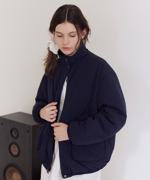 AFTERHOURS（アフターアワーズ）の「REVERSIBLE PADDED JUMPER (NAVY-BLACK)（ダウンジャケット/コート・レディース・ネイビー・FREE）」の4枚目の写真