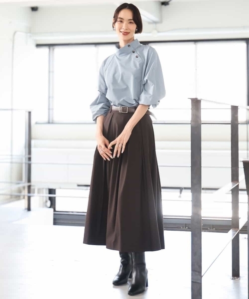 MICHEL KLEIN（ミッシェル・クラン）の「スタンドカラーブラウス（シャツ/ブラウス・レディース・ダークインディゴブルー/ブラウン・38）」の18枚目の写真