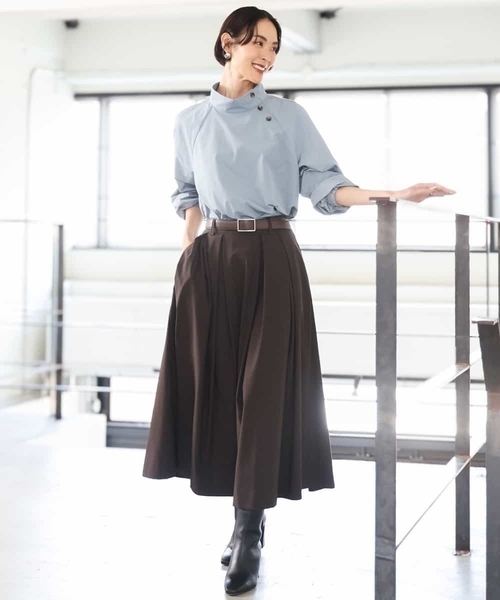 MICHEL KLEIN（ミッシェル・クラン）の「スタンドカラーブラウス（シャツ/ブラウス・レディース・ダークインディゴブルー/ブラウン・38）」の21枚目の写真