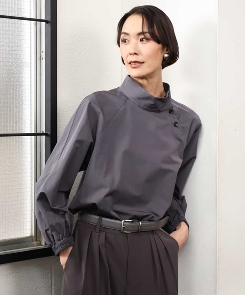 MICHEL KLEIN（ミッシェル・クラン）の「スタンドカラーブラウス（シャツ/ブラウス・レディース・ダークインディゴブルー/ブラウン・38）」の3枚目の写真