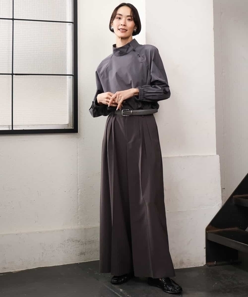 MICHEL KLEIN（ミッシェル・クラン）の「スタンドカラーブラウス（シャツ/ブラウス・レディース・ダークインディゴブルー/ブラウン・38）」の6枚目の写真