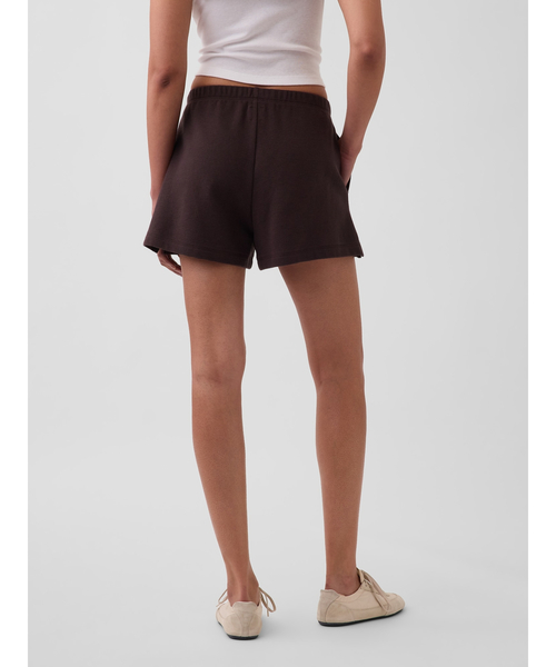 GAP(ギャップ)の「リラックスフィット イージーウエスト ショートパンツ(スウェットパンツ・レディース・ブルー/オリーブ/ダークブラウン/アイボリー・S/XXS/XS/L/M)」の15枚目の写真