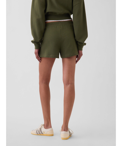 GAP(ギャップ)の「リラックスフィット イージーウエスト ショートパンツ(スウェットパンツ・レディース・ブルー/オリーブ/ダークブラウン/アイボリー・S/XXS/XS/L/M)」の6枚目の写真