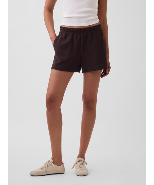 GAP(ギャップ)の「リラックスフィット イージーウエスト ショートパンツ(スウェットパンツ・レディース・ブルー/オリーブ/ダークブラウン/アイボリー・S/XXS/XS/L/M)」の3枚目の写真
