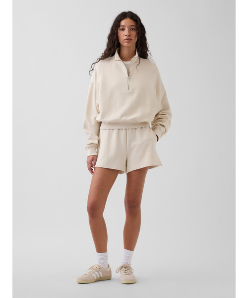GAP(ギャップ)の「リラックスフィット イージーウエスト ショートパンツ(スウェットパンツ・レディース・ブルー/オリーブ/ダークブラウン/アイボリー・S/XXS/XS/L/M)」の8枚目の写真
