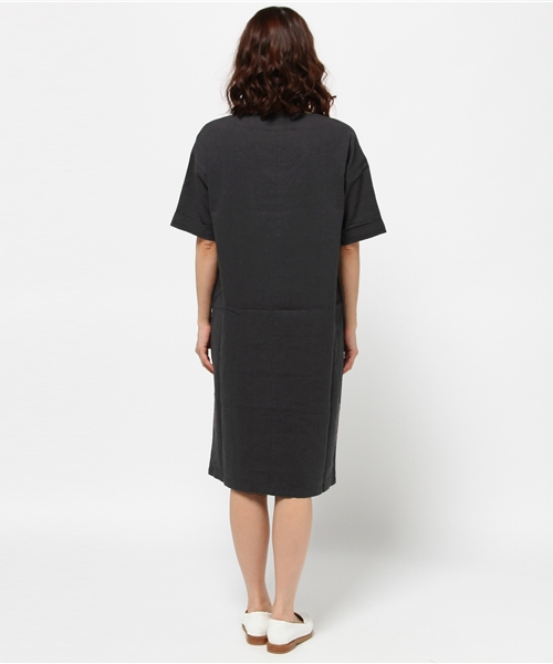 LBC（エルビーシー）の「リネンコットンレーヨンVネックワンピース                  （ワンピース・レディース・ダークグレー/マスタード/ダークブルー・MEDIUM/LARGE）」の7枚目の写真