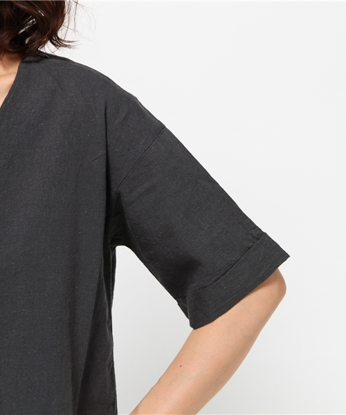 LBC（エルビーシー）の「リネンコットンレーヨンVネックワンピース                  （ワンピース・レディース・ダークグレー/マスタード/ダークブルー・MEDIUM/LARGE）」の9枚目の写真