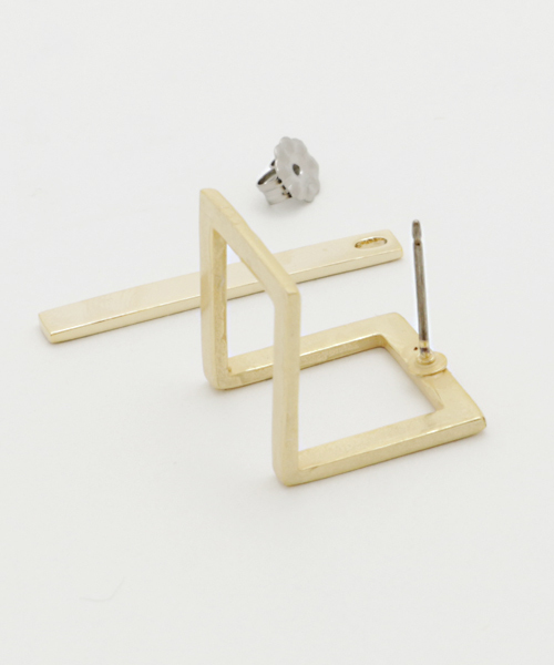 SCALA(スカラ)の「【SCALA/スカラ】Throughスクエアピアス/made in JAPAN(日本製)(ピアス(両耳用)・レディース・シルバー/アンティークゴールド・FREE)」の4枚目の写真