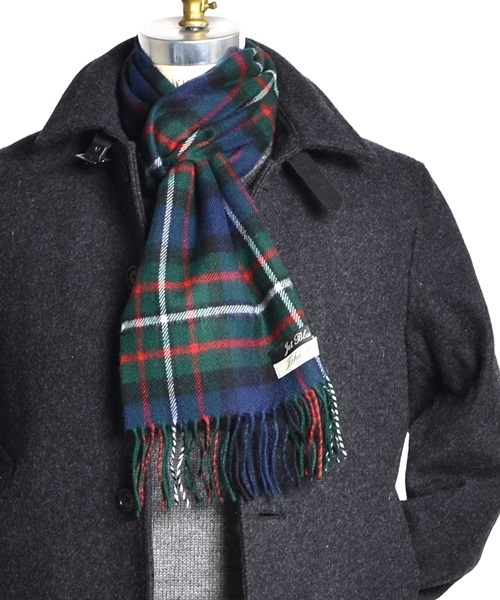SHIPS JET BLUE（シップスジェットブルー）の「JOHN SCOTT: ラムウール チェックマフラー 【25×180】（マフラー・メンズ・ブラック/オリーブ/キャメル/レッド/ダークグレー/ネイビー・ONE SIZE）」の4枚目の写真