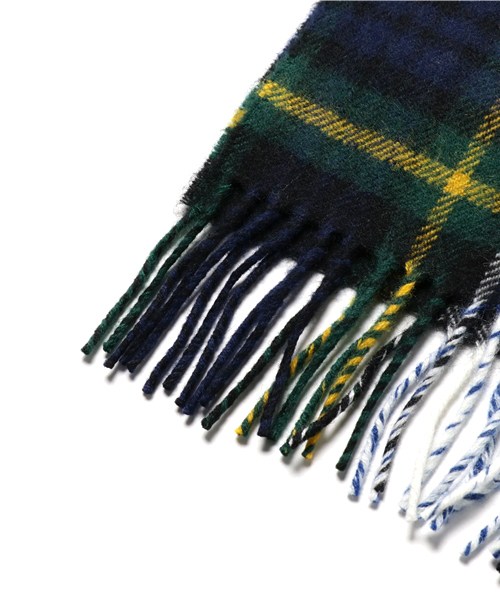 SHIPS JET BLUE（シップスジェットブルー）の「JOHN SCOTT: ラムウール チェックマフラー 【25×180】（マフラー・メンズ・ブラック/オリーブ/キャメル/レッド/ダークグレー/ネイビー・ONE SIZE）」の7枚目の写真