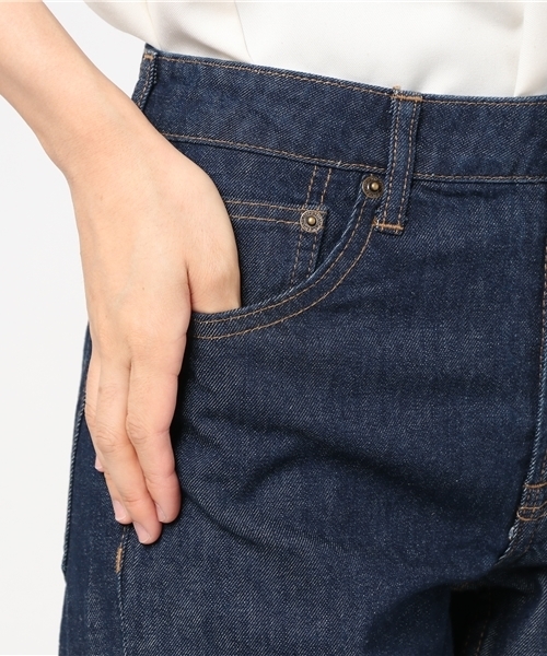 Samansa Mos2 blue（サマンサモスモスブルー）の「デニムテーパードパンツ（デニムパンツ・レディース・ネイビー/ブルー・LARGE/MEDIUM/SMALL）」の12枚目の写真