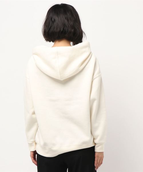 earth music&ecology（アースミュージックアンドエコロジー）の「・裏起毛パーカー(ビックシルエット)（Tシャツ/カットソー・レディース・チャコールグレー/ネイビー/アイボリー/キャメル・FREE）」の5枚目の写真