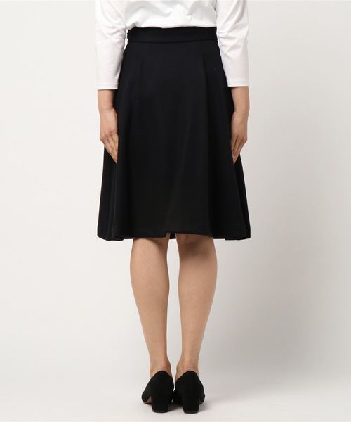 NOLLEY’S（ノーリーズ）の「タックフレアスカート（スカート・レディース・サックスブルー/ダークネイビー/キャメル・36/38/34）」の5枚目の写真