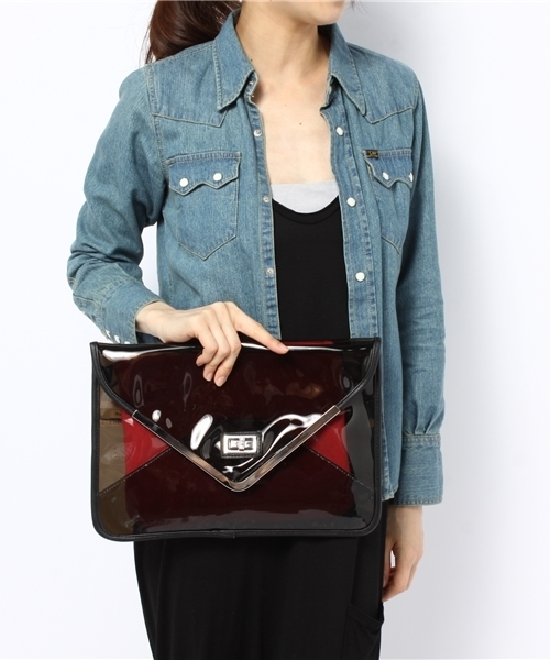 mystic（ミスティック）の「【mystic】 ネオンポーチ付きクリアクラッチ（クラッチバッグ・レディース・アイボリー/ブラック・ﾌﾘ-）」の6枚目の写真