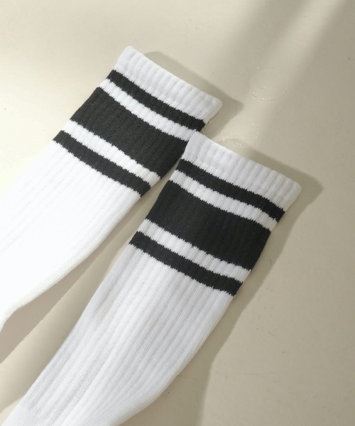THRASHER（スラッシャー）の「MAG LOGO HI SOCKS/スラッシャー 靴下 ソックス ハイソックス ライン入り（ソックス/靴下・メンズ・ブラック/ホワイト/ホワイト×ネイビー・FREE）」の4枚目の写真
