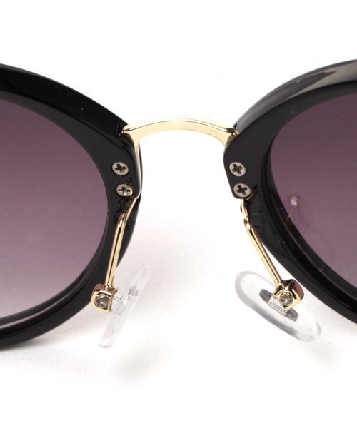 GLOBAL WORK(グローバルワーク)の「UVケア EYE WEAR S/821262(サングラス・レディース・ホワイト/ブラック/ダークブラウン/ブラウン系その他・FREE)」の17枚目の写真