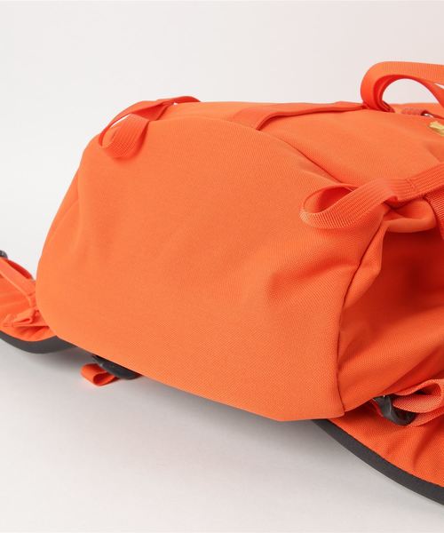 FJALL RAVEN (フェールラーベン)の「Bergtagen 38 S/M (FJALLRAVEN/フェールラーベン)(バックパック/リュック・レディース・オレンジ/ダークネイビー・ONE SIZE)」の4枚目の写真
