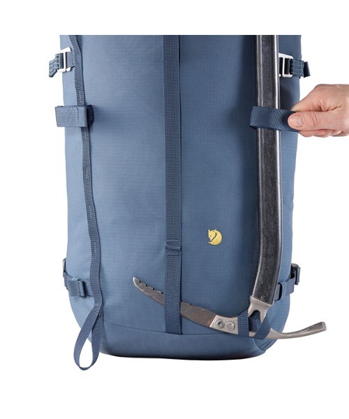 FJALL RAVEN (フェールラーベン)の「Bergtagen 38 S/M (FJALLRAVEN/フェールラーベン)(バックパック/リュック・レディース・オレンジ/ダークネイビー・ONE SIZE)」の10枚目の写真